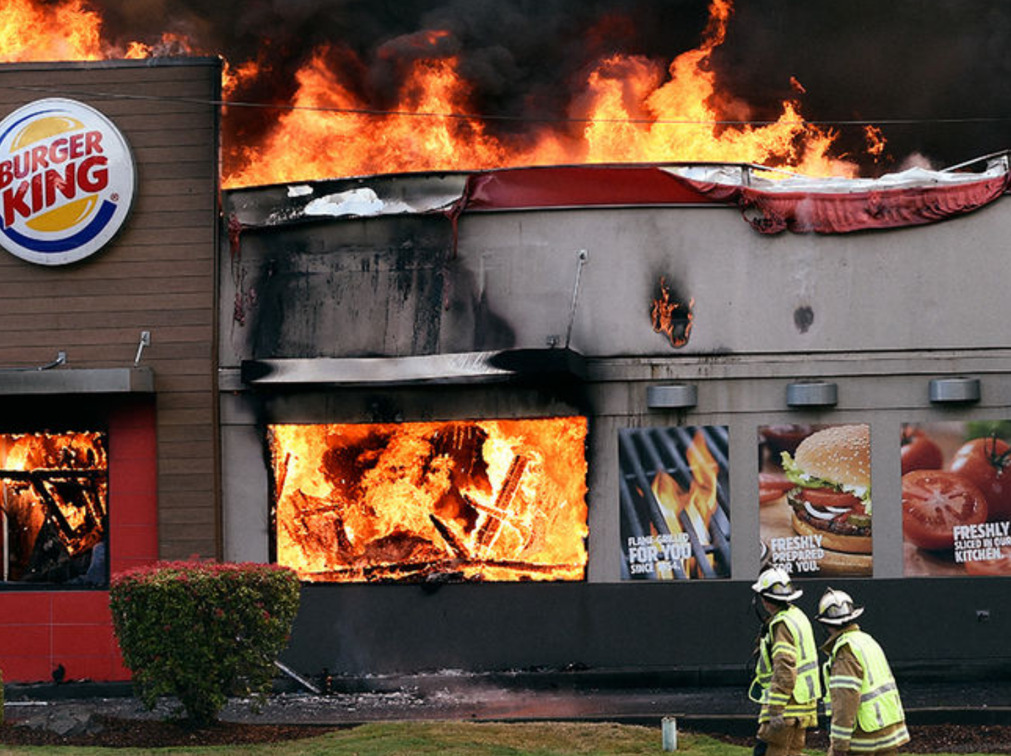 Burger King bromea con incendios reales de sus restaurantes